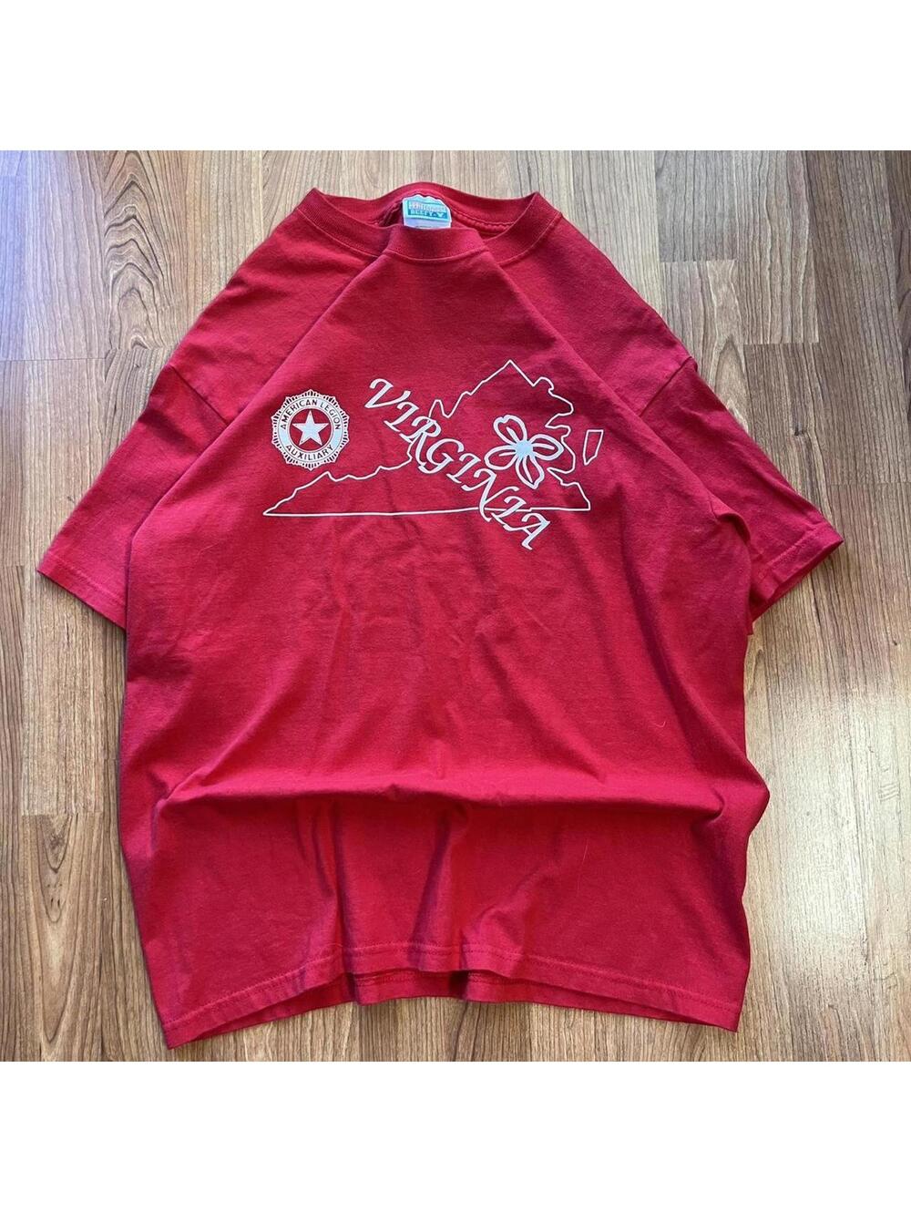 Red 90s Virginia graphic tee | size L